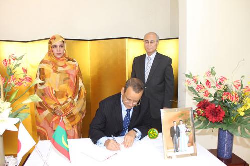 Le ministre des affaires étrangères présente, au nom du Président de la République, les félicitations au nouvel Empereur du Japon Le ministre des affaires étrangères présente, au nom du Président de la République, les félicitations au nouvel Empereur du Japon