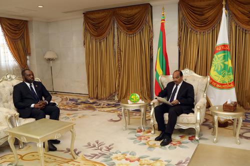 Le Président de la République reçoit un envoyé spécial du président ghanéen Le Président de la République reçoit un envoyé spécial du président ghanéen