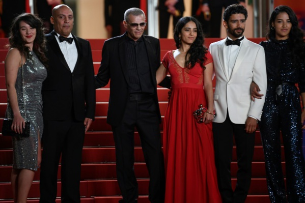 Scandale et malaise à Cannes autour du film de Kechiche, qui se défend