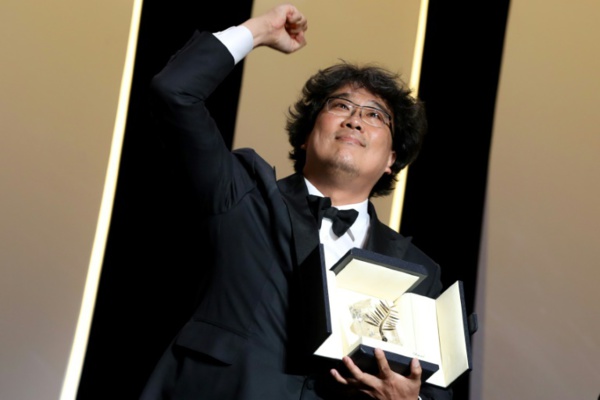 Cannes sacre Bong Joon-ho, premier Sud-Coréen à recevoir la Palme d'or Cannes sacre Bong Joon-ho, premier Sud-Coréen à recevoir la Palme d'or