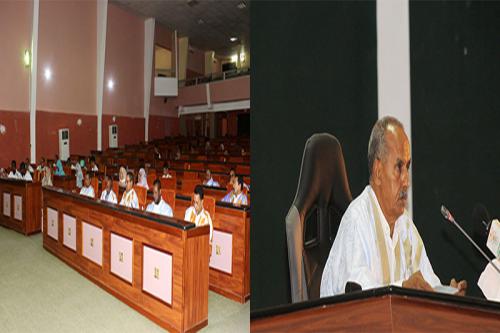 L’Assemblée nationale adopte le projet révisé de son règlement intérieur. L’Assemblée nationale adopte le projet révisé de son règlement intérieur.