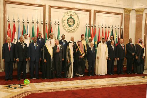 Lancement du sommet arabe extraordinaire de La Mècque en présence du Président de la République Lancement du sommet arabe extraordinaire de La Mècque en présence du Président de la République