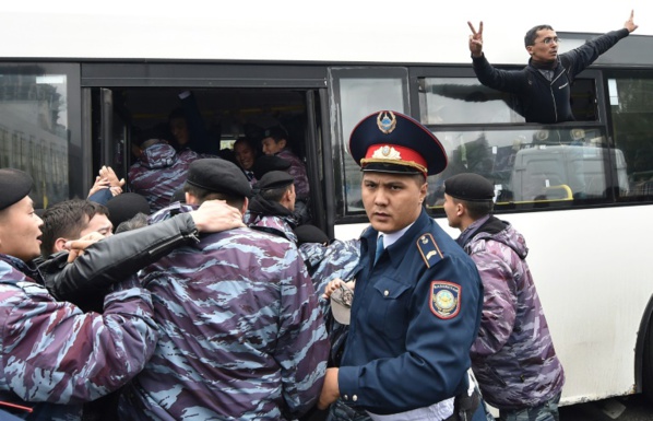 Kazakhstan: le successeur désigné élu avec plus de 70% des voix