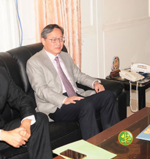 Le ministre des affaires étrangères reçoit l'ambassadeur de la République Populaire de Chine Le ministre des affaires étrangères reçoit l'ambassadeur de la République Populaire de Chine