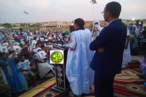 Le candidat Mohamed Ould Maouloud préside un meeting électoral dans la ville de Tidjikja