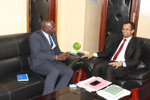 Le ministre des affaires islamiques reçoit le chef de la cellule de liaison de la Mauritanie avec le bureau des Nations Unies pour l'Afrique de l'Ouest et le Sahel Le ministre des affaires islamiques reçoit le chef de la cellule de liaison de la Mauritanie avec le bureau des Nations Unies pour l'Afrique de l'Ouest et le Sahel