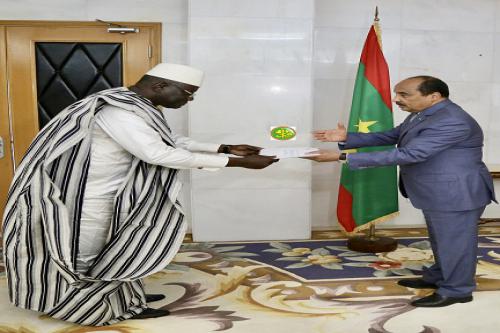 Le Président de la République reçoit les lettres de créance du nouvel ambassadeur de la République du Mali