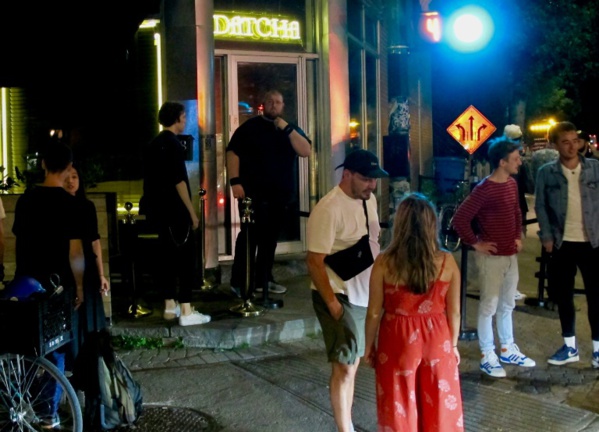 Contre le harcèlement, les anges gardiens des nuits montréalaises Contre le harcèlement, les anges gardiens des nuits montréalaises