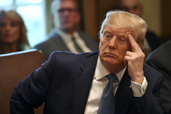 Trump se défend d'être raciste, les ténors républicains esquivent