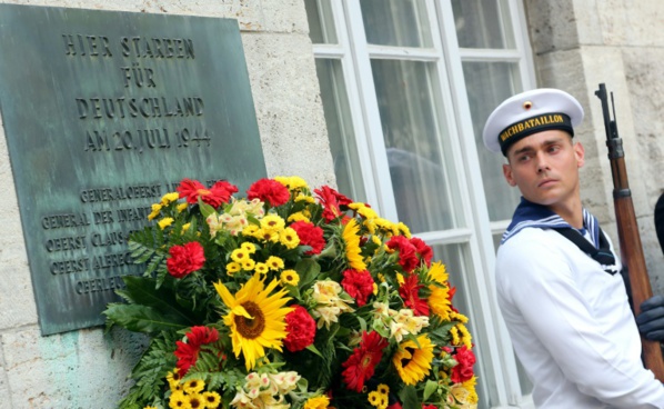 Attentat contre Hitler: l'Allemagne commémore ses héros Attentat contre Hitler: l'Allemagne commémore ses héros