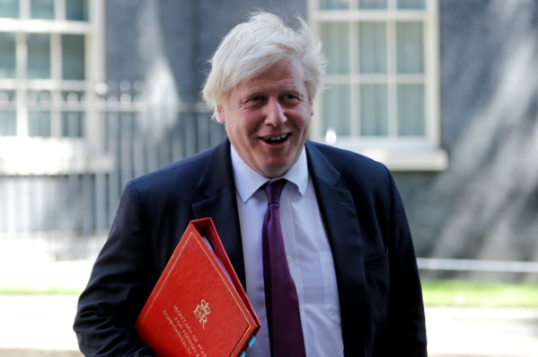 Boris Johnson aux marches de Downing Street