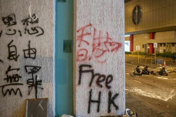 La colère gronde à Hong Kong après les agressions brutales de manifestants