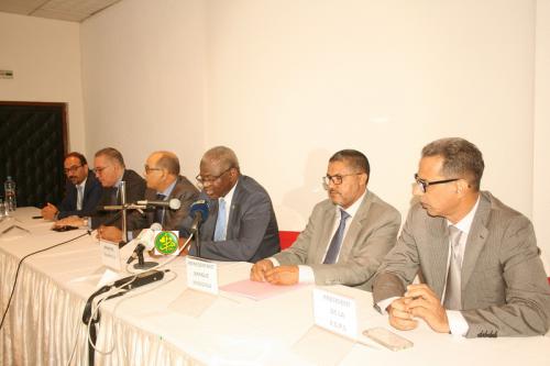 Création d’un environnement institutionnel propice au développement des usages numériques Création d’un environnement institutionnel propice au développement des usages numériques