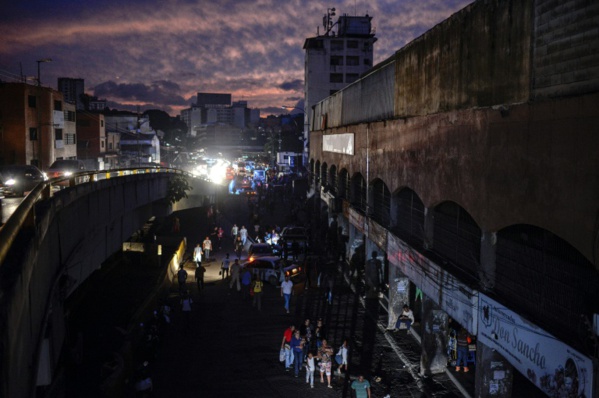 Panne d'électricité au Venezuela: le gouvernement dénonce une "attaque électromagnétique"