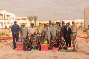 Le lycée militaire prime les lauréats de ses élèves et certains membres de son staff d’encadrement Le lycée militaire prime les lauréats de ses élèves et certains membres de son staff d’encadrement