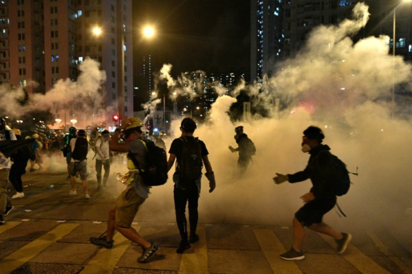 Nouvelles manifestations à Hong Kong après les heurts dans un quartier touristique