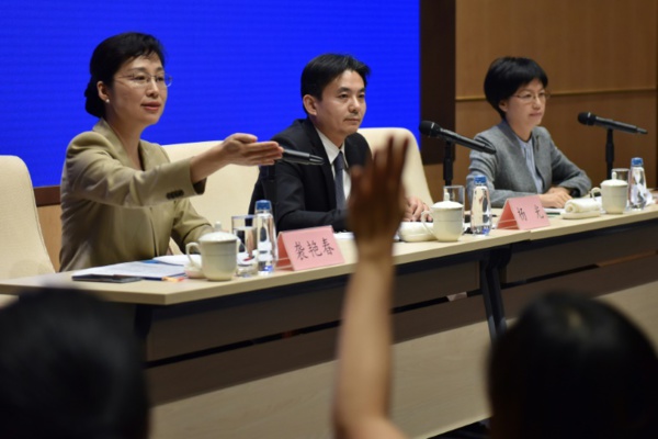 Hong Kong: Pékin promet la mort "par le feu" aux "criminels" Hong Kong: Pékin promet la mort "par le feu" aux "criminels"