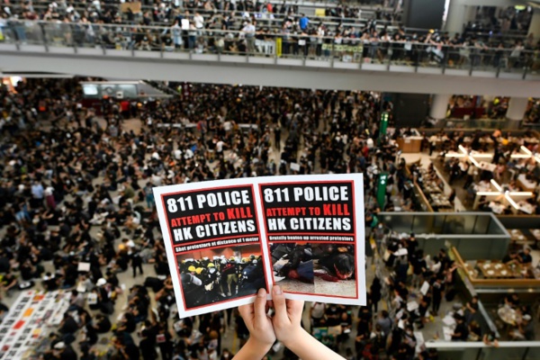 Tous les vols annulés à Hong Kong, Pékin muscle son discours contre les manifestants