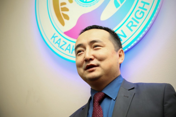 Kazakhstan : un militant des droits de l'homme soudainement libéré