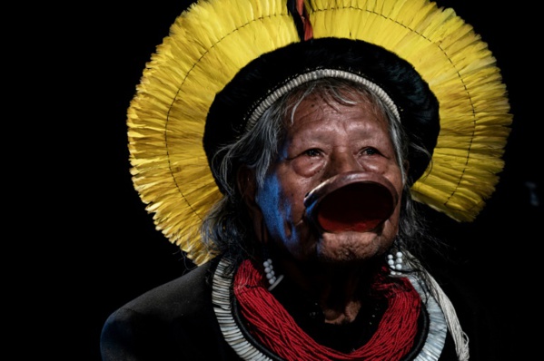 Amazonie: le chef indien Raoni veut le départ de Bolsonaro "le plus vite possible"