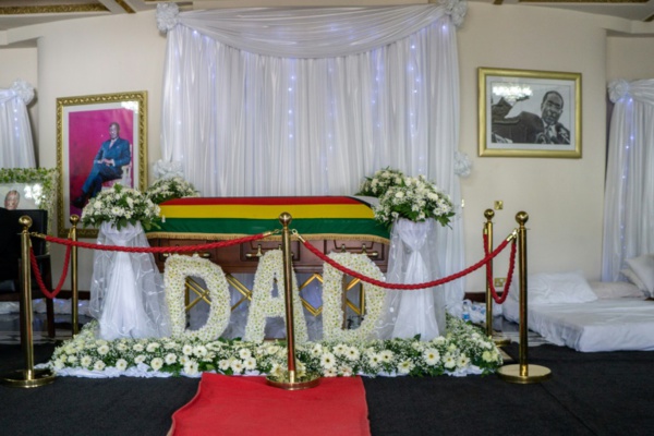 Au Zimbabwe, bras de fer autour de l'enterrement de l'ex-président Mugabe
