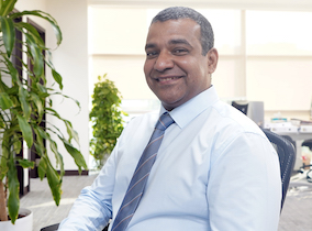 Yacoub Sidya, un Mauritanien de 40 ans devenu multimillionnaire Yacoub Sidya, un Mauritanien de 40 ans devenu multimillionnaire