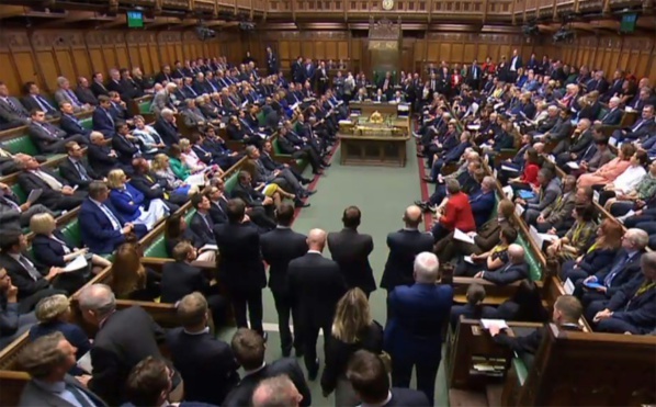 Les députés britanniques reprennent leurs travaux dans une ambiance surchauffée
