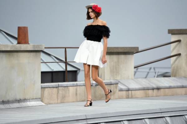 Chanel: défilé Nouvelle Vague sur les toits de Paris