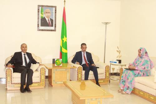 Le Premier ministre reçoit en audience l’ambassadeur de Tunisie Le Premier ministre reçoit en audience l’ambassadeur de Tunisie