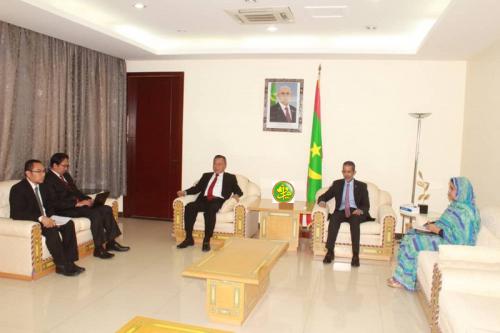 Le Premier ministre reçoit l'ambassadeur d'Indonésie en Mauritanie Le Premier ministre reçoit l'ambassadeur d'Indonésie en Mauritanie