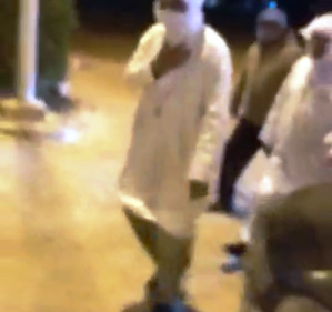 Est-ce que l'ancien président qui a quitté le pays masqué d'un turban blanc reviendra-t-il ? Est-ce que l'ancien président qui a quitté le pays masqué d'un turban blanc reviendra-t-il ?