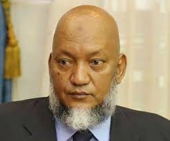 Ould Mohamed Khouna s'adressant au leader nasseriste Khalil Ould Teyib " vous jouez avec le feu " Ould Mohamed Khouna s'adressant au leader nasseriste Khalil Ould Teyib " vous jouez avec le feu "