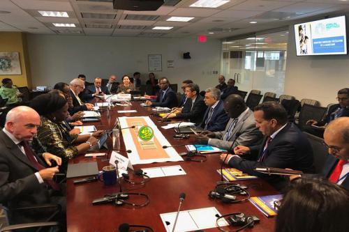 La délégation mauritanienne tient une réunion de travail avec le vice-président de la Banque mondiale à Washington La délégation mauritanienne tient une réunion de travail avec le vice-président de la Banque mondiale à Washington