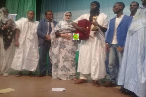 Distribution de prix aux lauréats du concours du Festival du théâtre mauritanien