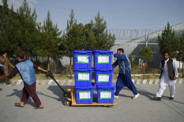 Présidentielle en Afghanistan: l'annonce du résultat retardée d'un mois