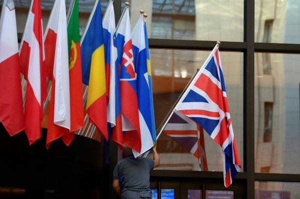 Brexit: l'UE accepte un nouveau report au 31 janvier, Johnson tente d'obtenir des élections