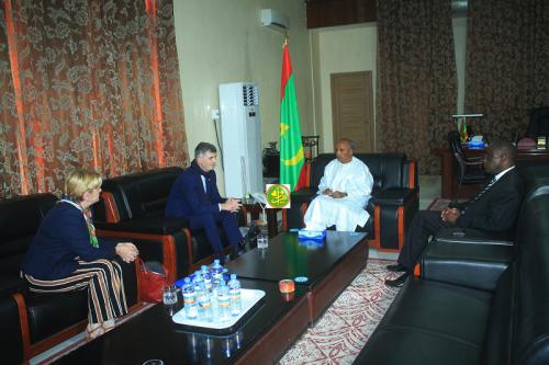Le président de l’Assemblée Nationale s’entretient avec le vice-président de la commission des affaires étrangères à l’assemblée nationale française Le président de l’Assemblée Nationale s’entretient avec le vice-président de la commission des affaires étrangères à l’assemblée nationale française