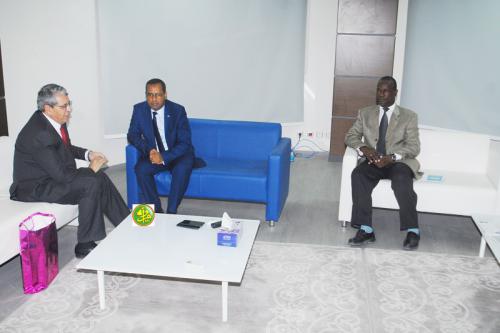 Le ministre de l’équipement s’entretient avec l’ambassadeur d’Algérie en Mauritanie Le ministre de l’équipement s’entretient avec l’ambassadeur d’Algérie en Mauritanie