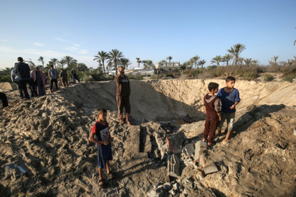 Israël frappe Gaza après des tirs de roquettes, un Palestinien tué