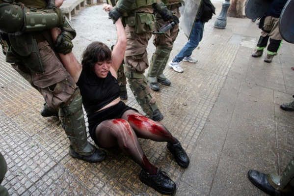 Chili: affrontements entre forces de l'ordre et manifestants pour la 3e semaine de contestation Chili: affrontements entre forces de l'ordre et manifestants pour la 3e semaine de contestation