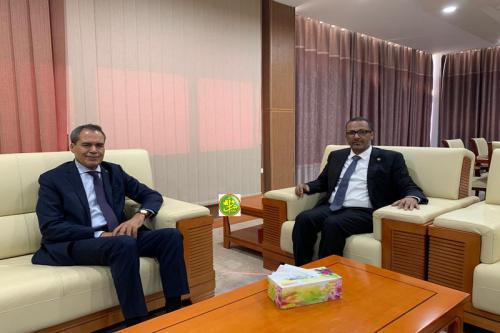 Le président de l’Union Nationale du Patronat Mauritanie s’entretient avec l’ambassadeur du Maroc en Mauritanie