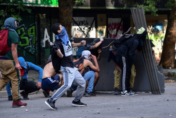 Chili: le président exclut de démissionner, malgré trois semaines de crise sociale Chili: le président exclut de démissionner, malgré trois semaines de crise sociale