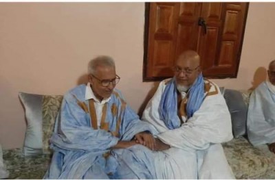 Chinguetti/Ahmed Ould Daddah reçoit le ministre de la culture et le président du comité de gestion de l’UPR: une nouvelle tournure Chinguetti/Ahmed Ould Daddah reçoit le ministre de la culture et le président du comité de gestion de l’UPR: une nouvelle tournure