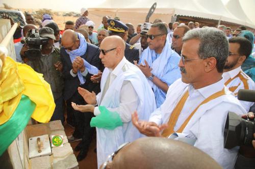 Le Président de la République pose la 1ère pierre de l’oasis phénicicole pilote de Chinguitty N° 2