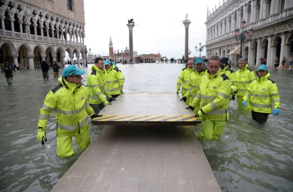 Italie: léger répit pour Venise sous les eaux, Florence et Pise en alerte Italie: léger répit pour Venise sous les eaux, Florence et Pise en alerte