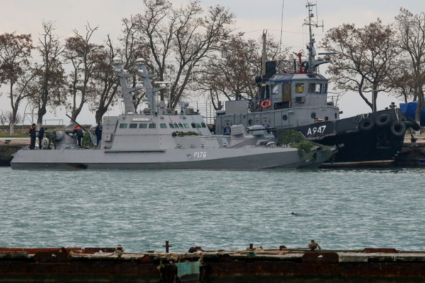 La Russie restitue à l'Ukraine des navires militaires avant un sommet sur le conflit