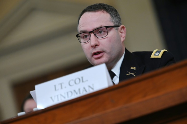 Destitution de Trump: les républicains attaquent un témoin lors d'auditions marathon Destitution de Trump: les républicains attaquent un témoin lors d'auditions marathon