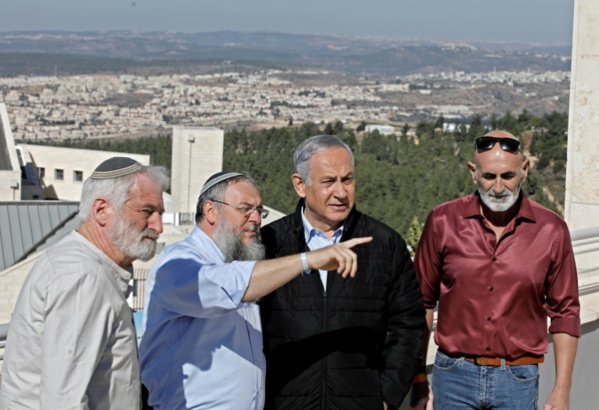 Colonies: Israël jubile, les Palestiniens amers après la décision de Washington Colonies: Israël jubile, les Palestiniens amers après la décision de Washington