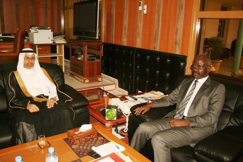 Le ministre de l’intérieur reçoit l’ambassadeur saoudien Le ministre de l’intérieur reçoit l’ambassadeur saoudien