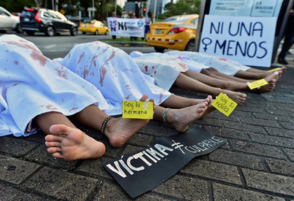 Violences contre les femmes : manifestations dans le monde, Paris annonce un plan